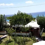 Apartment Ammos And